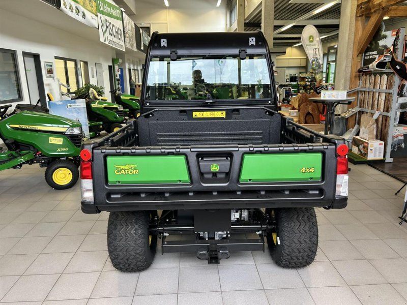 John Deere Gator HPX815E