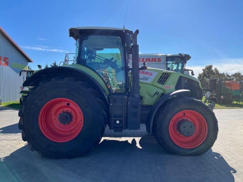Claas Axion 830 CMatic