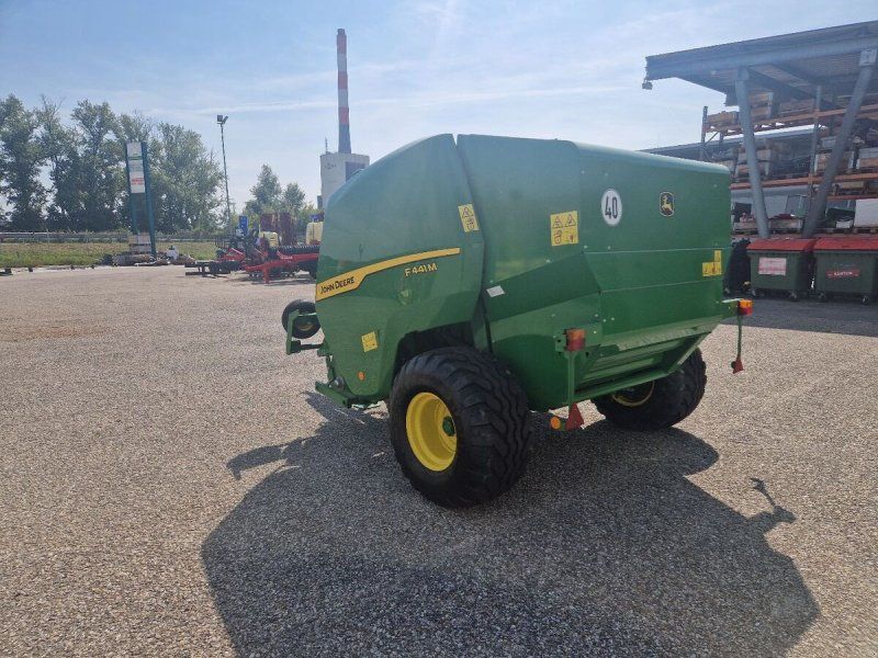 John Deere F441M