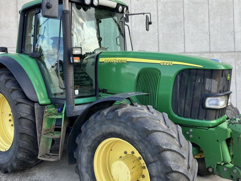 John Deere 6920