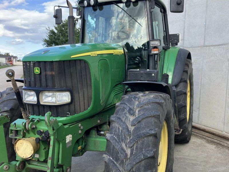 John Deere 6920