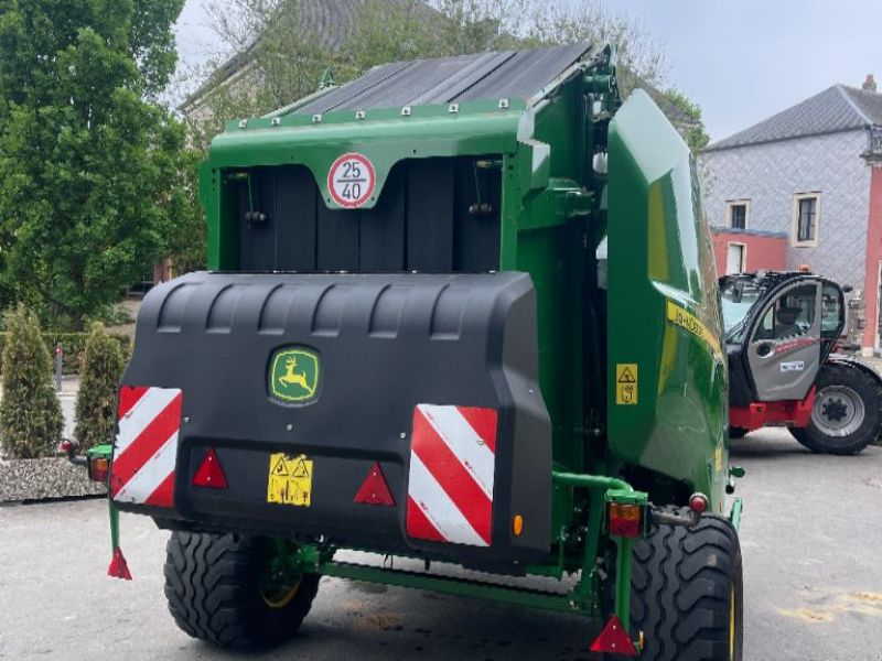 John Deere V461