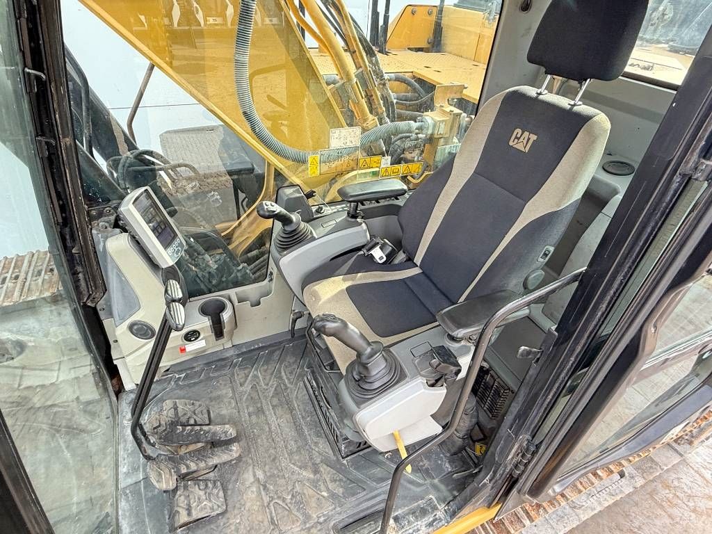 CAT 329ELN German Machine / Quick Coupler