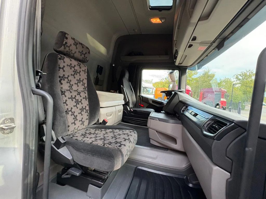 Scania R450 4X2EB Lowliner Retarder Standairco Smarttacho 2 German truck