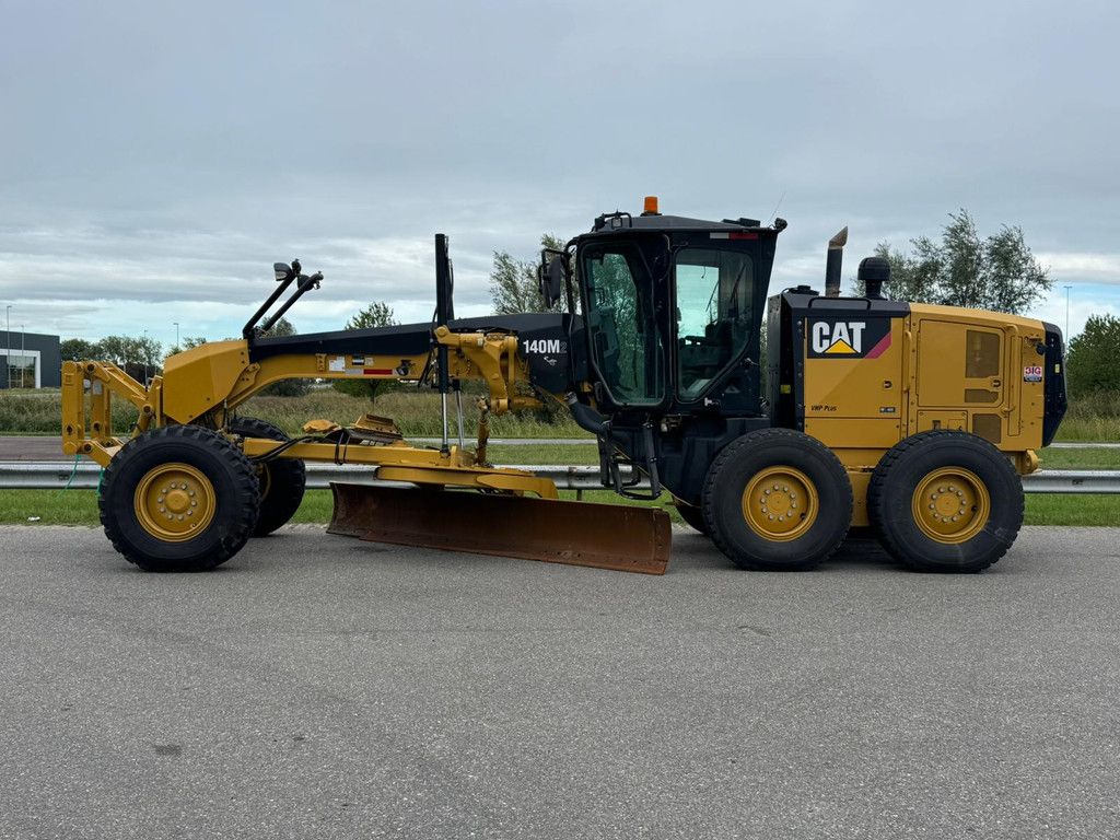 Caterpillar 140M2