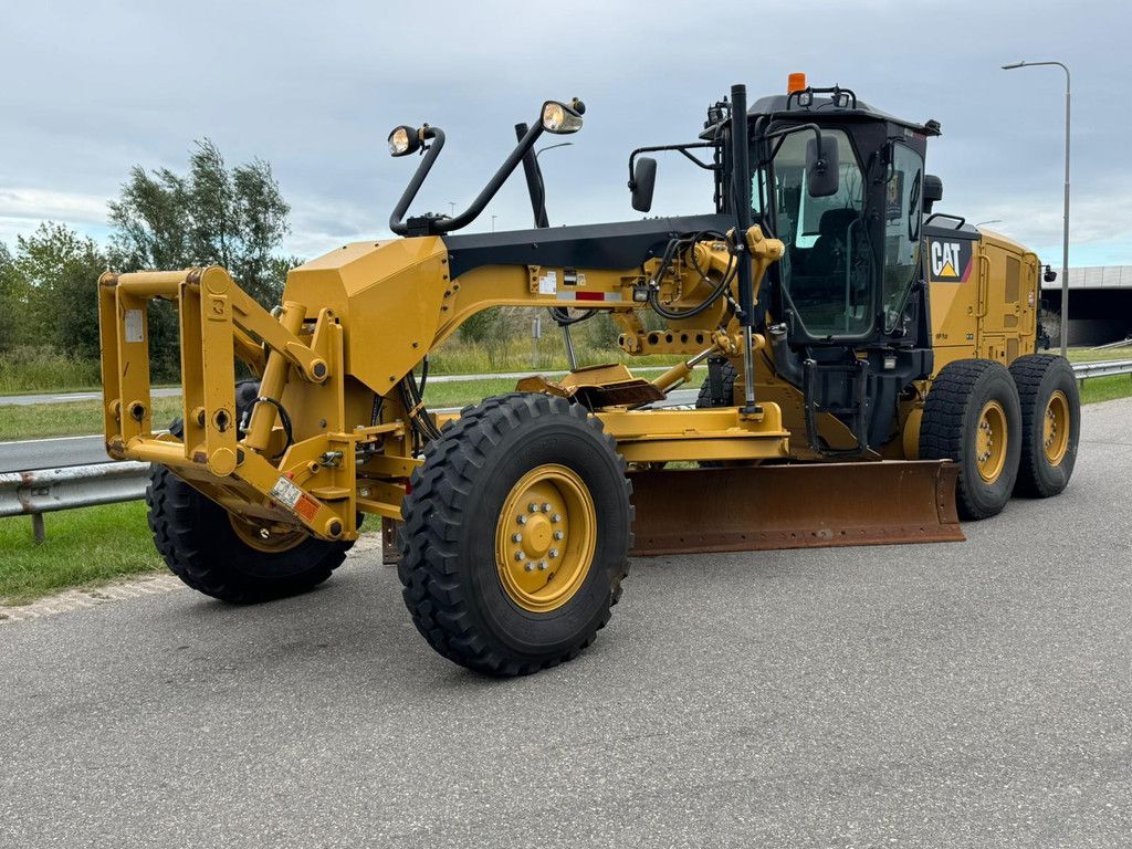 Caterpillar 140M2