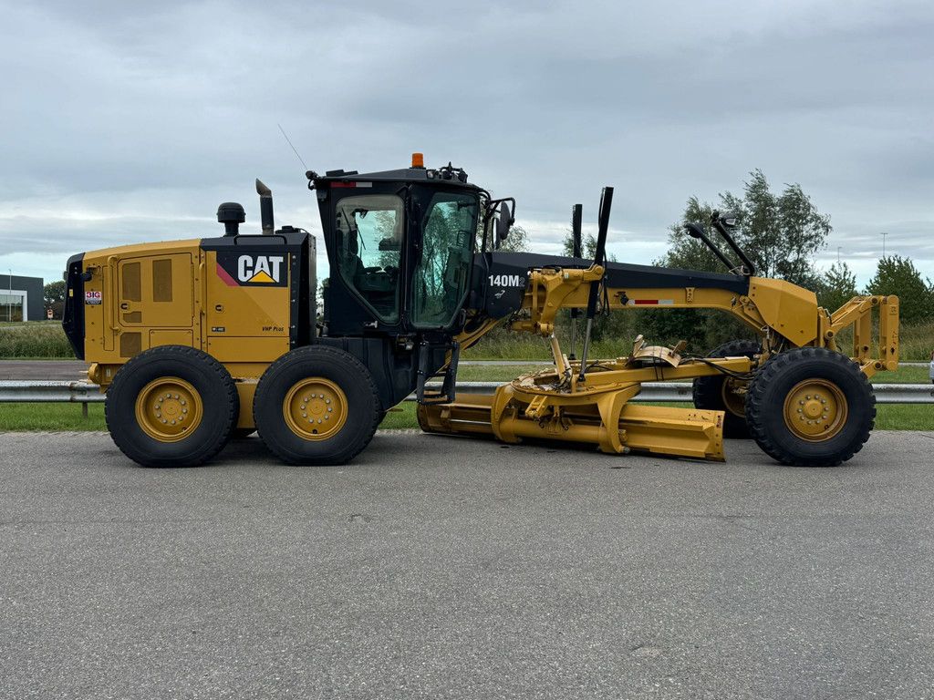 Caterpillar 140M2