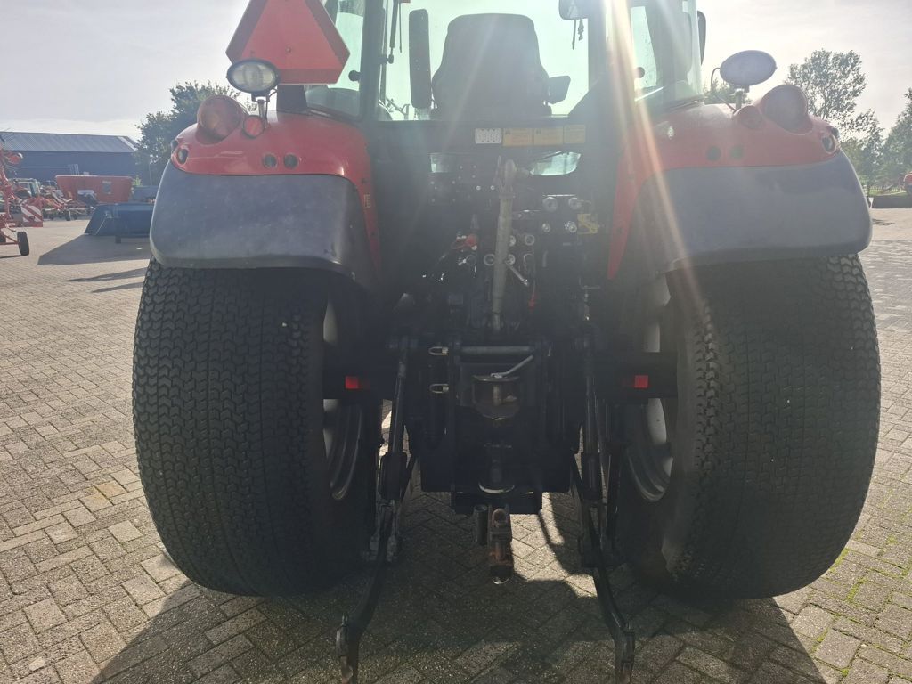 Massey Ferguson 5445 DYNA-4