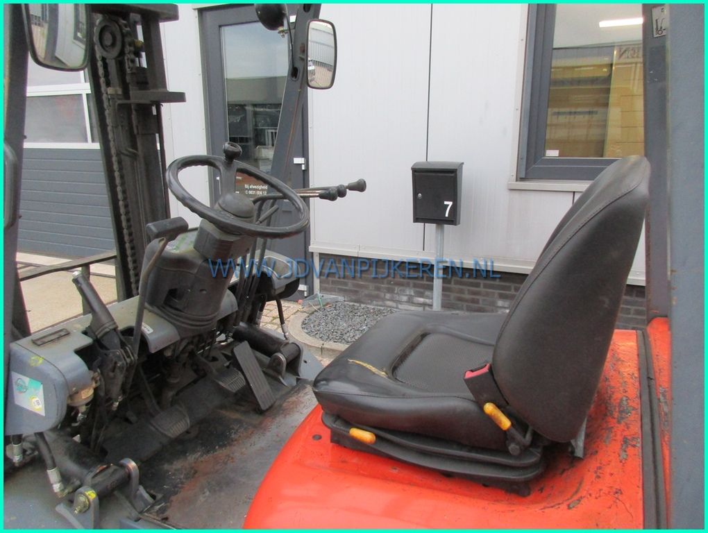 Toyota 02-6FDF30 3t diesel + 3x hydrauliek