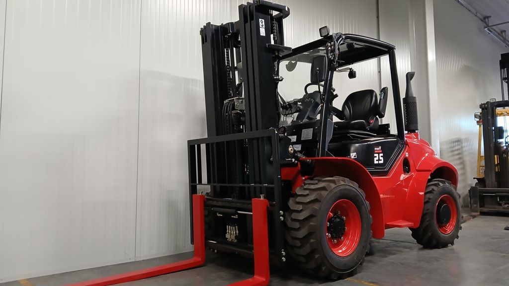 Hangcha CPCD25-XW98C-RT4 4X4 Heftruck