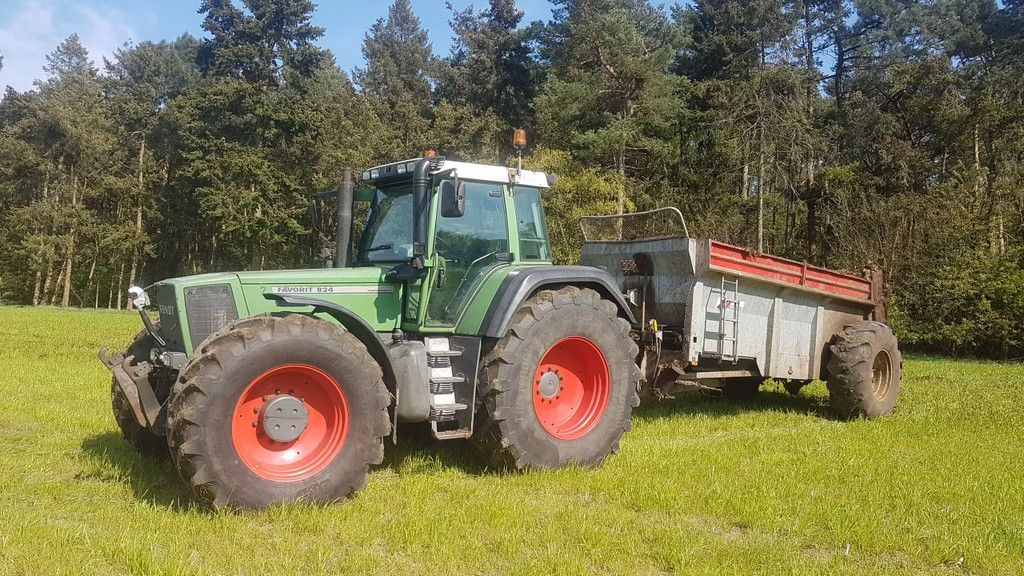 Fendt Favorit 824 Bj 2002 (816 818 822 )