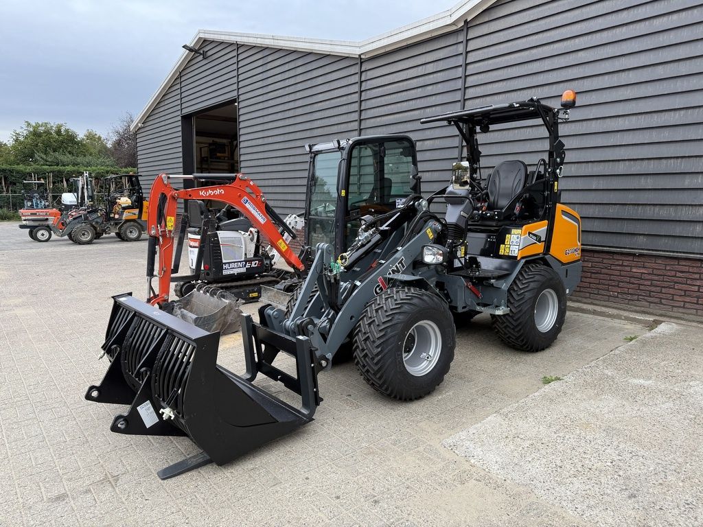 Giant G2700 HD X-TRA + minishovel / kniklader NIEUW