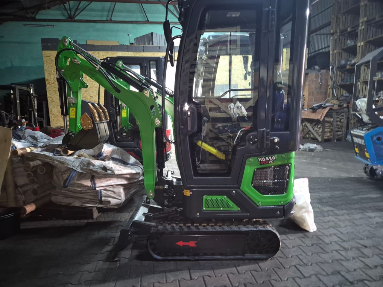 Kingway YAMA R12K Minibagger – mit Kabine, 13,5 PS Benzinmotor