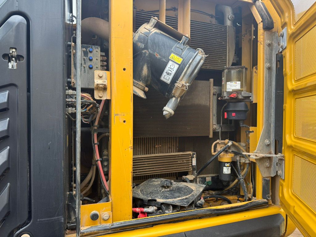 Caterpillar 320E LRR