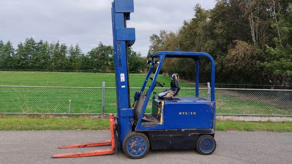 Hyster E70B