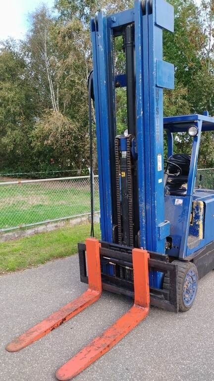 Hyster E70B