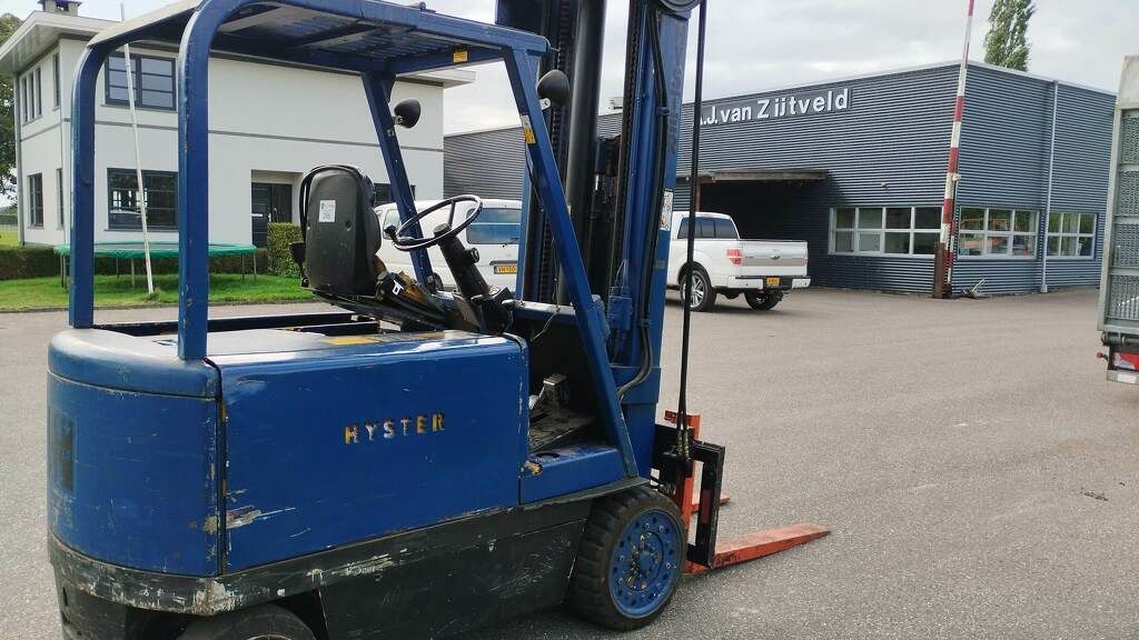 Hyster E70B