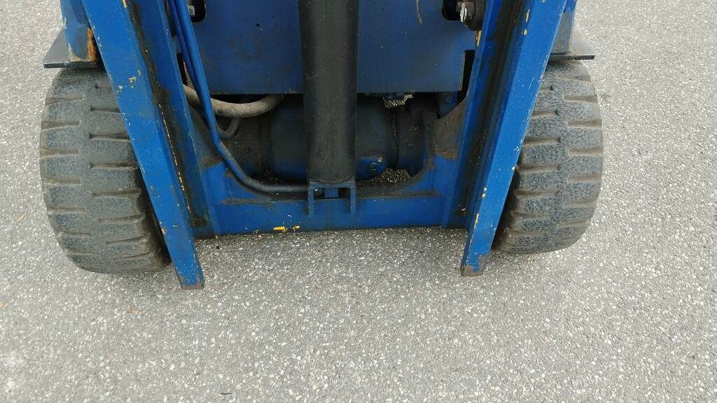 Hyster E70B