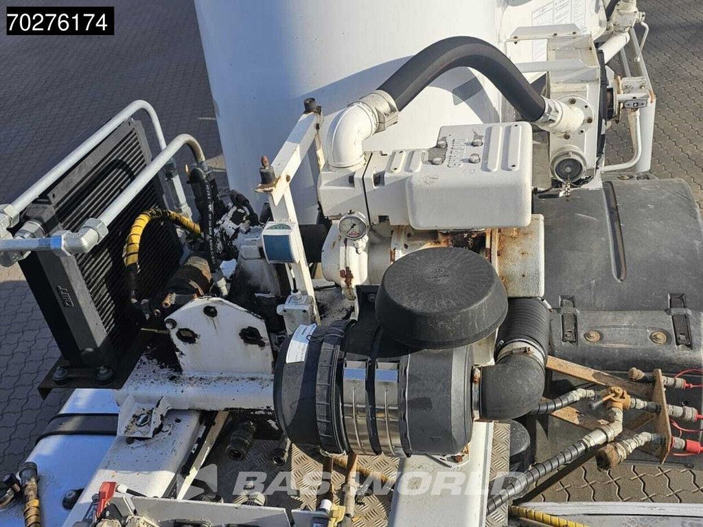 Spitzer SF2755/4P 3 axles 55m3 Liftachse