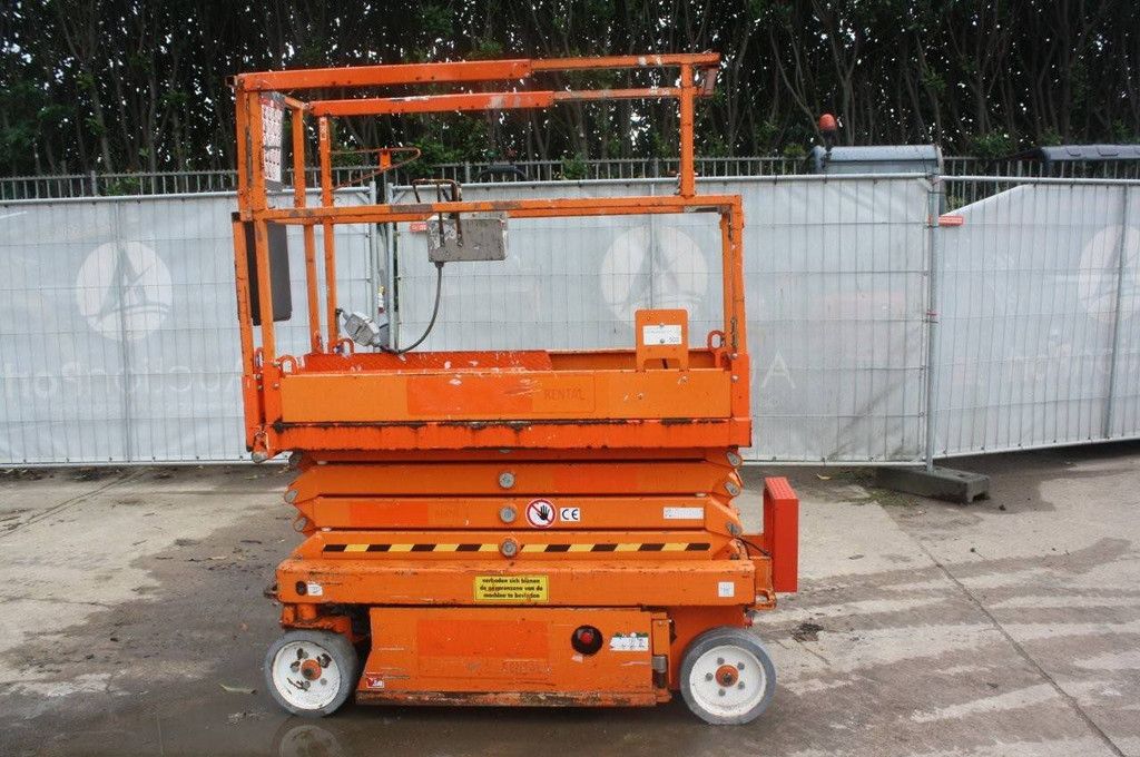Scissor lift SkyJack SJ3219 Electric 8m 2015