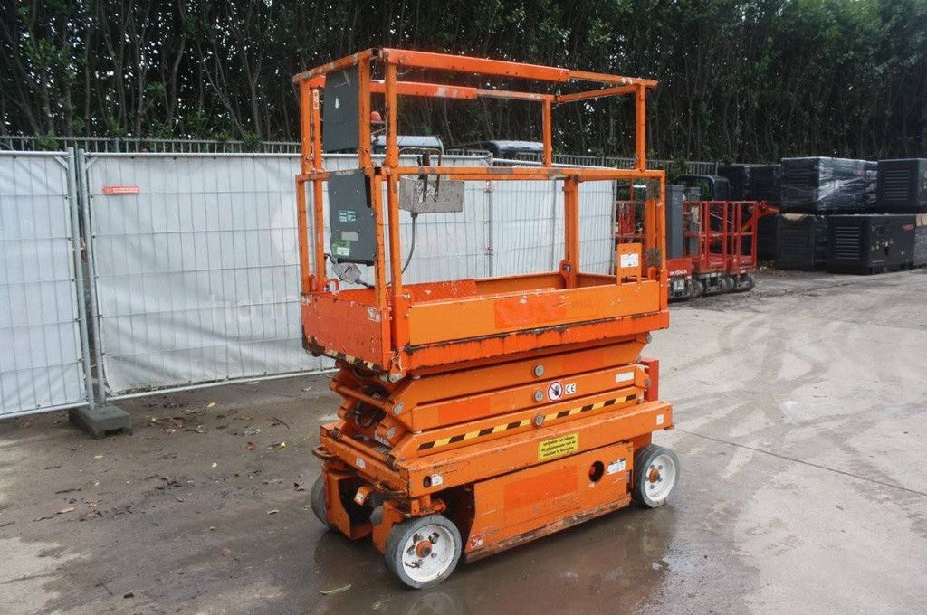 Scissor lift SkyJack SJ3219 Electric 8m 2015