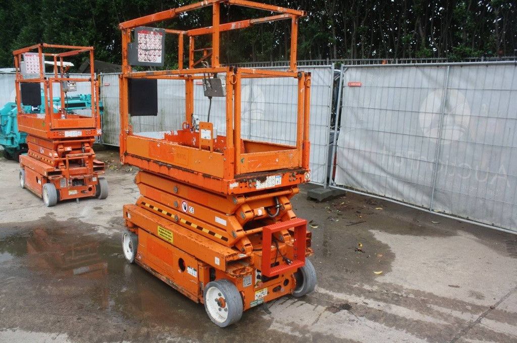 Scissor lift SkyJack SJ3219 Electric 8m 2015