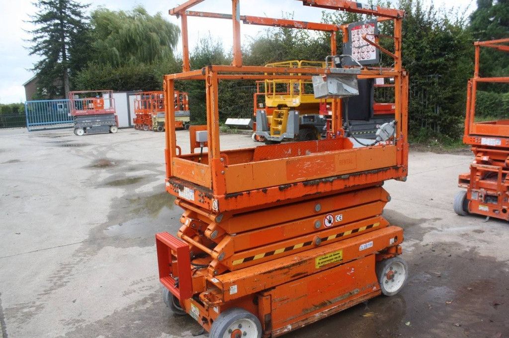 Scissor lift SkyJack SJ3219 Electric 8m 2015