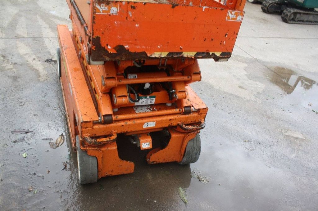 Scissor lift SkyJack SJ3219 Electric 8m 2015