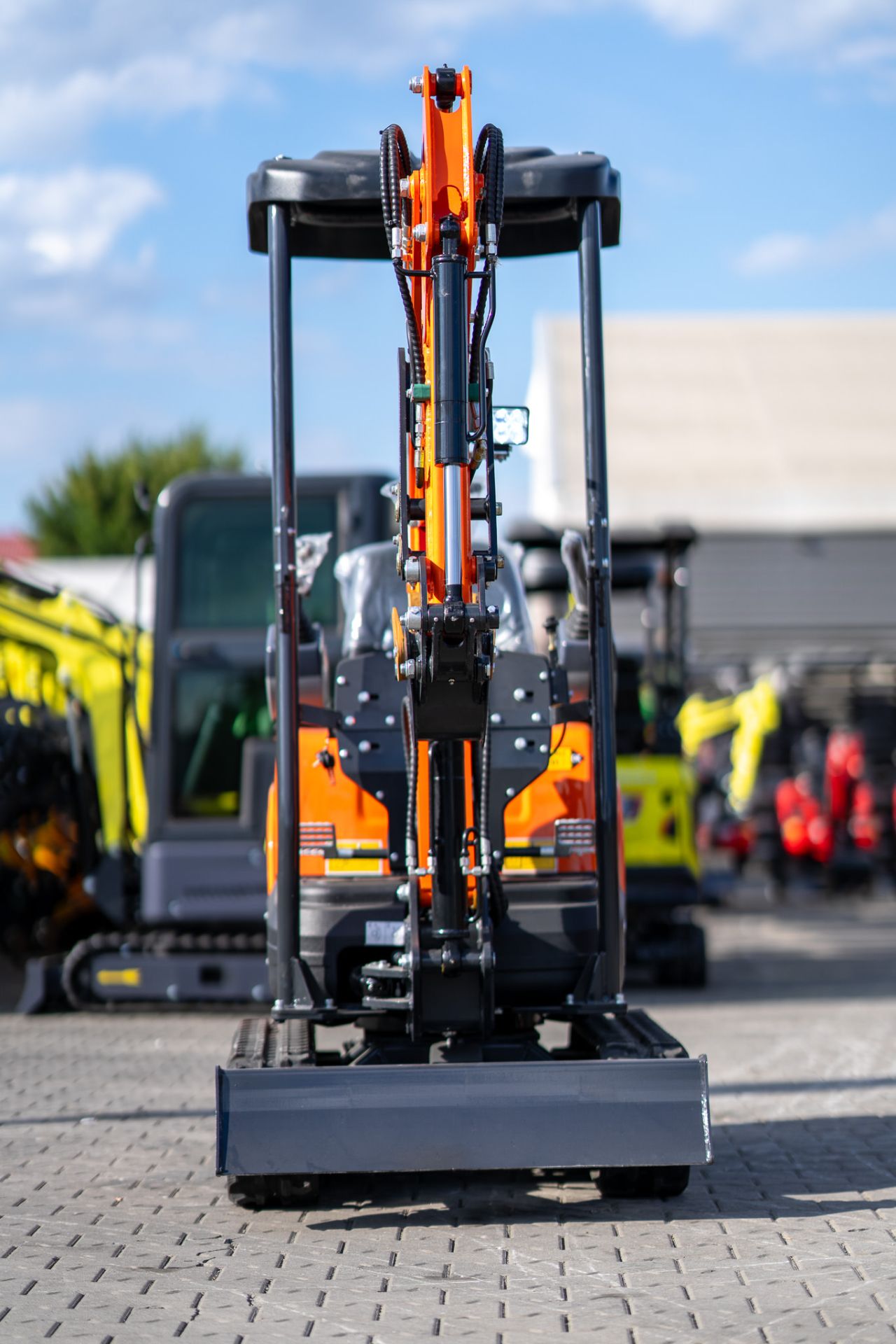 Kingway VIP10 – Nieuw type: Minigraafmachine met 3 bakken