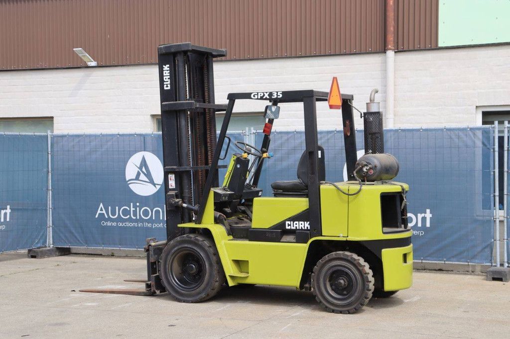 Gabelstapler Clark GPX 35 LPG Treibgas 3500kg 4,38m