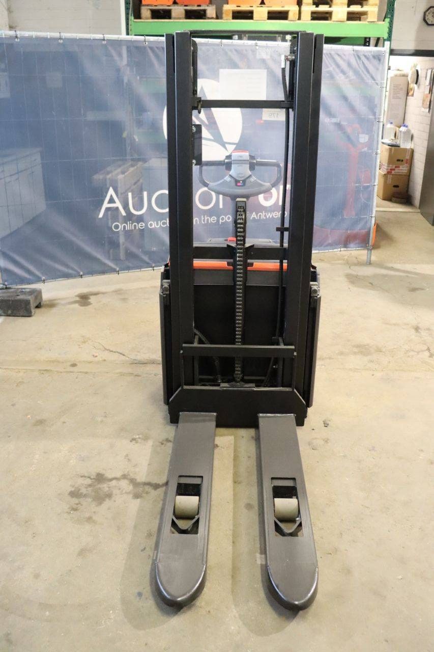Hochhubwagen Toyota SWE120 Elektro 1200kg 2,7m 2018