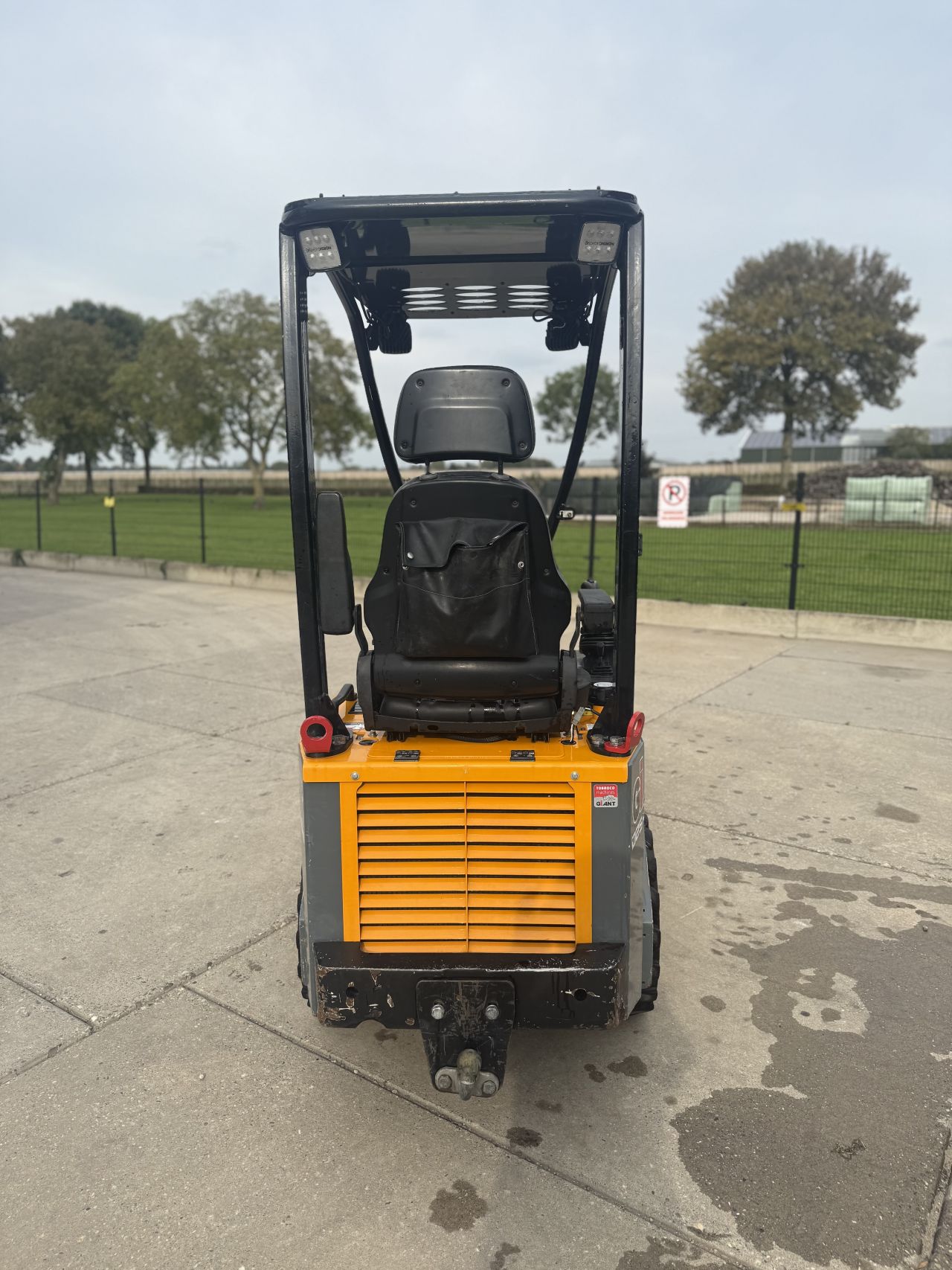 Giant d254sw mini shovel ( 1100 uur )