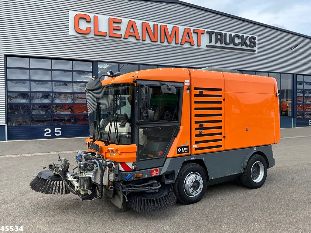 RAVO 5-Serie 580 with 3-rd brush