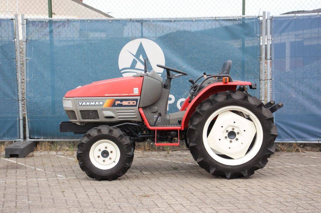 Minitraktor Yanmar F-200 Diesel 20 PS