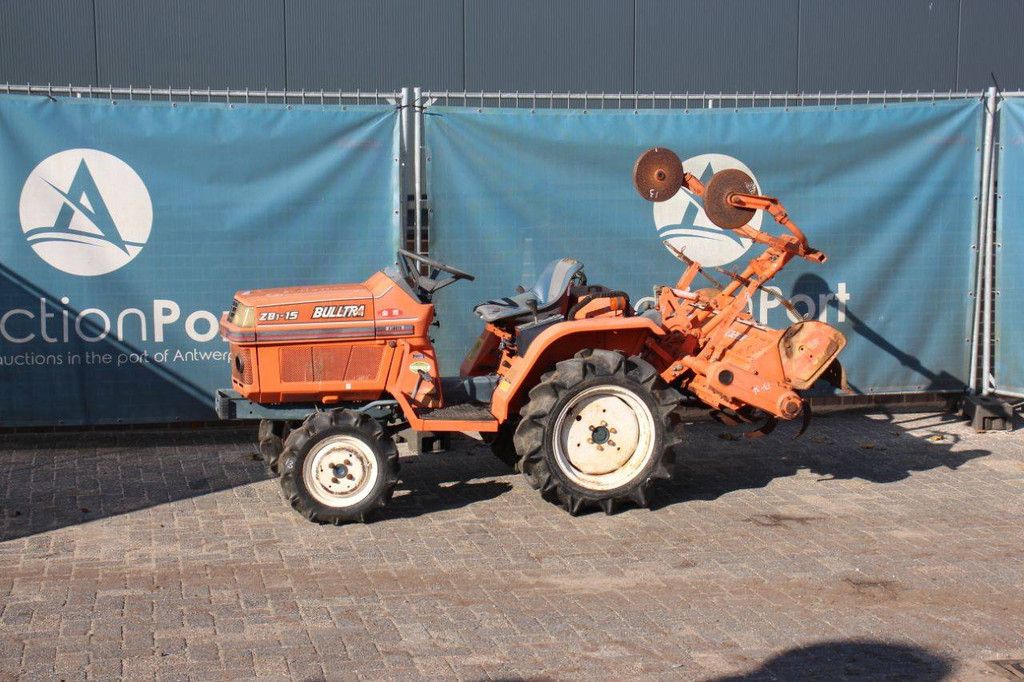 Minitraktor Kubota Bulltra ZB1-15 Diesel 15 PS mit Grubber