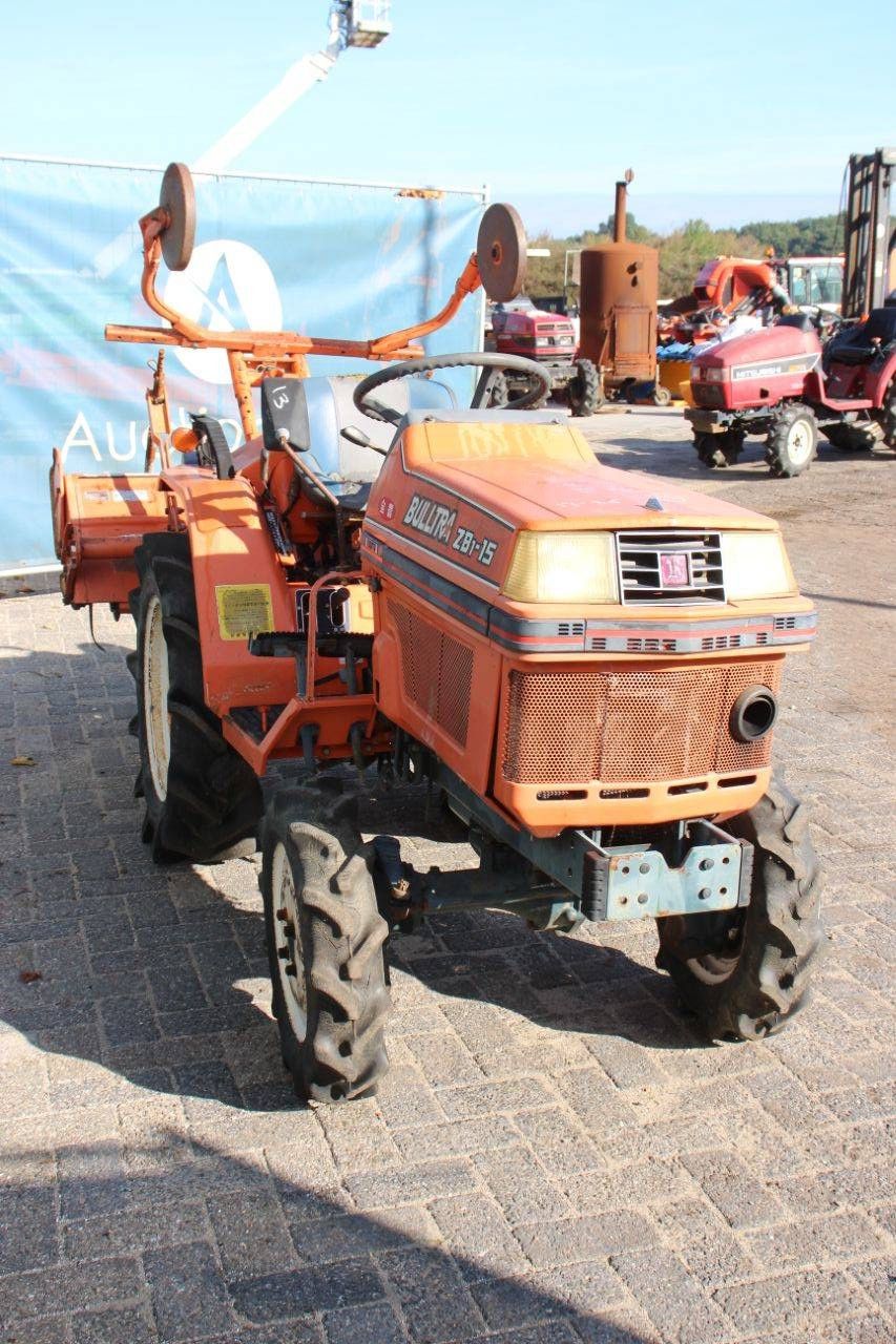 Minitraktor Kubota Bulltra ZB1-15 Diesel 15 PS mit Grubber