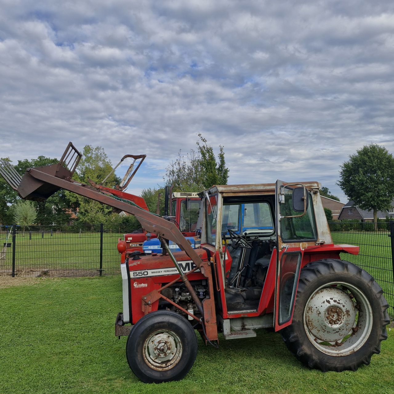 Massey feguson 550