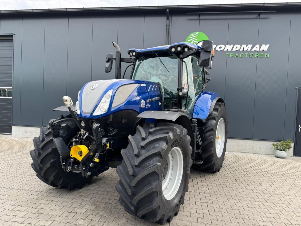 New Holland T7.210 AC Bluepower