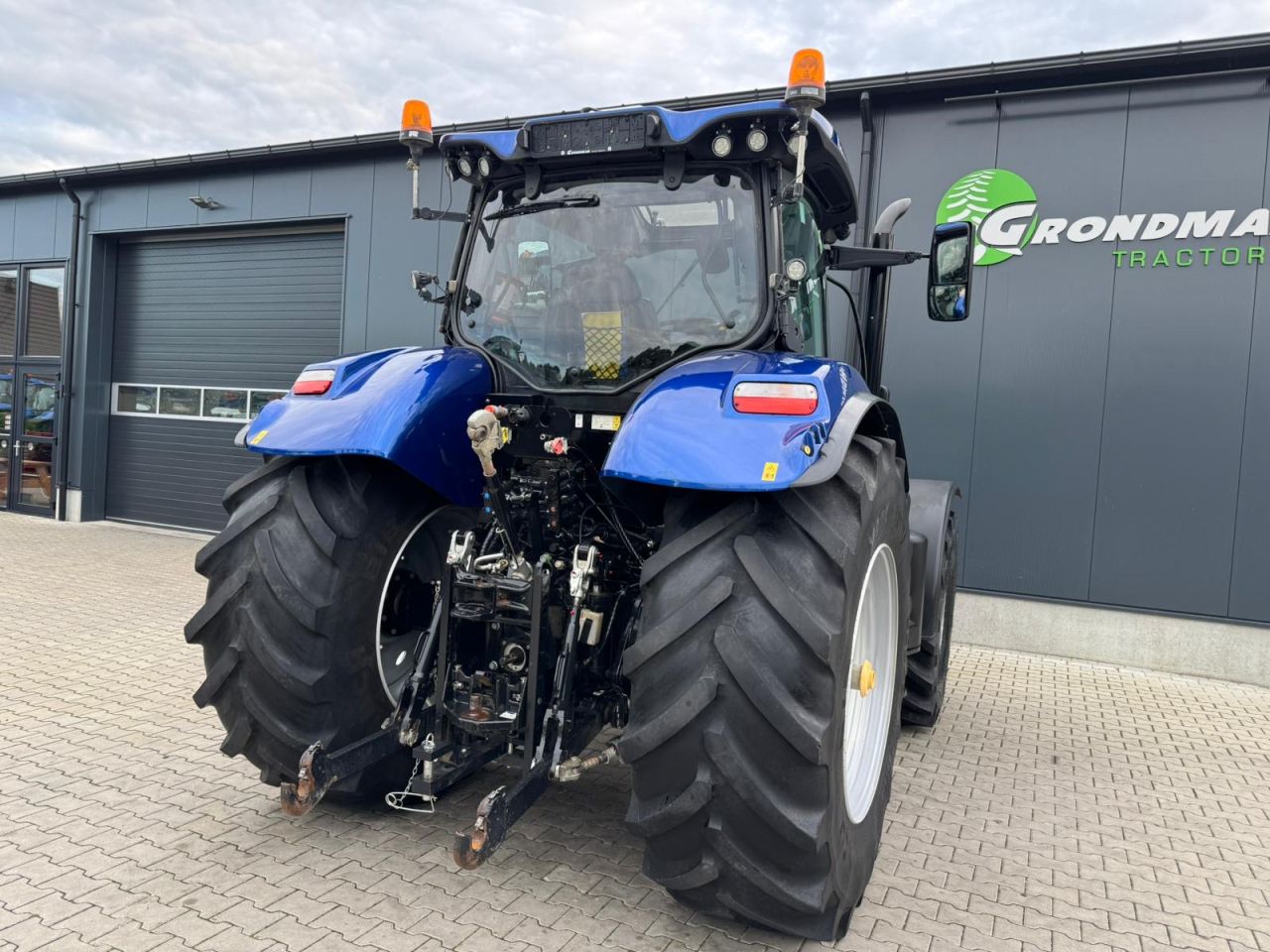 New Holland T7.210 AC Bluepower