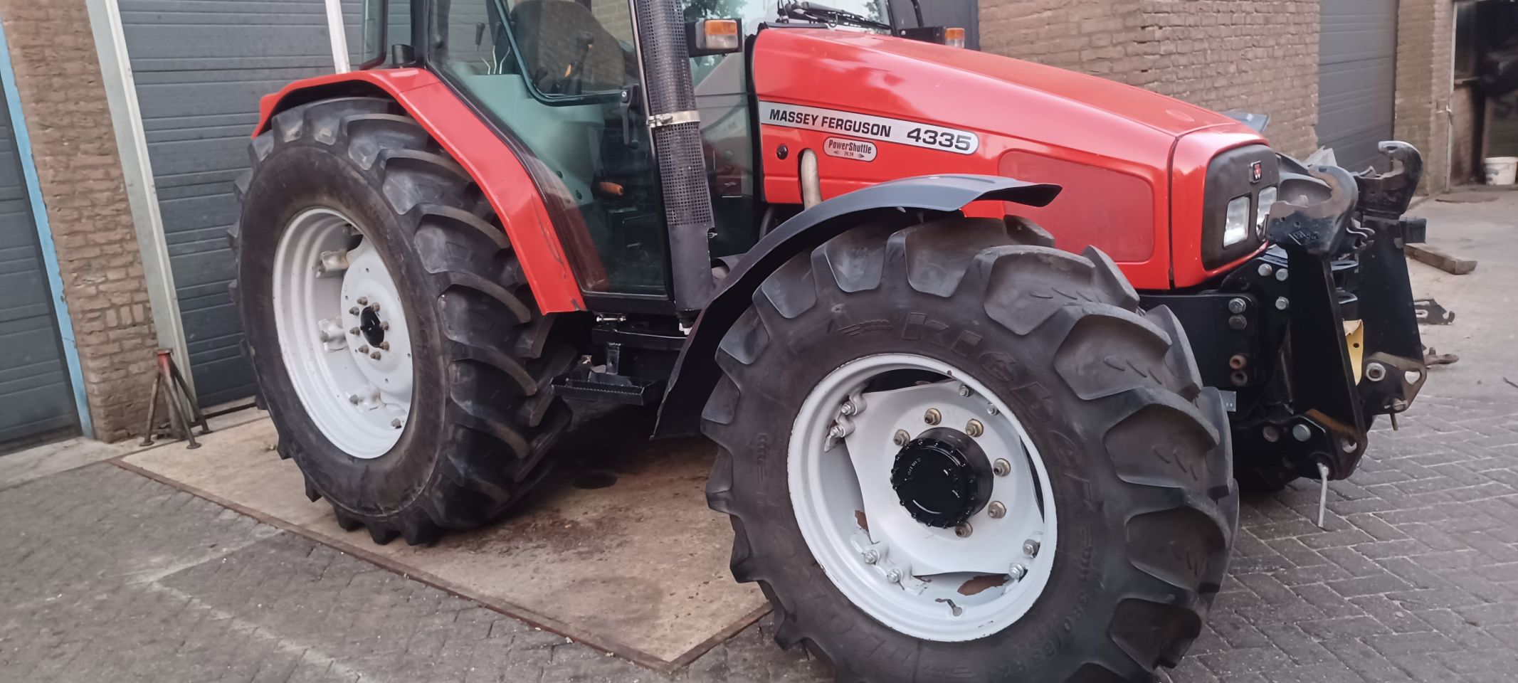 Mooie massey ferguson 4335 4wd airco