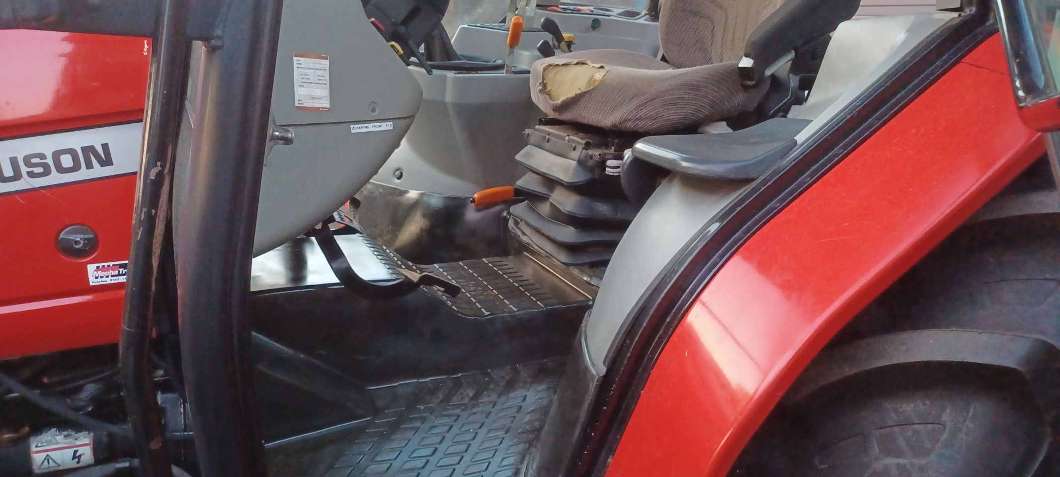 Mooie massey ferguson 4335 4wd airco