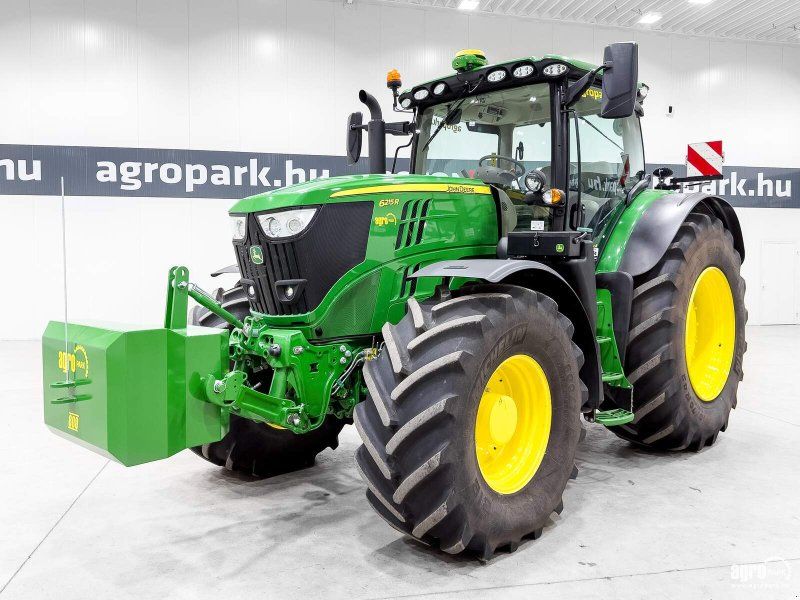 John Deere 6215R