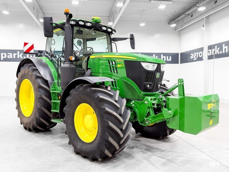 John Deere 6215R