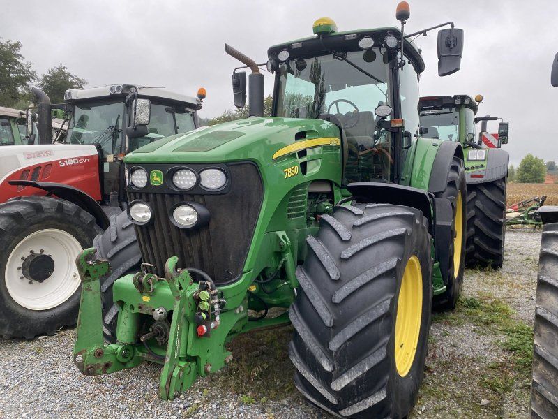 John Deere 7830