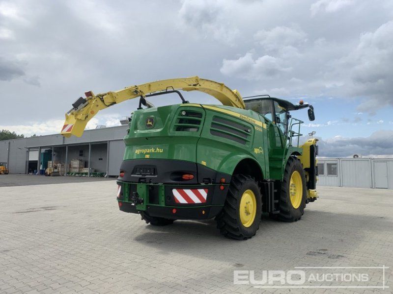 John Deere 8200