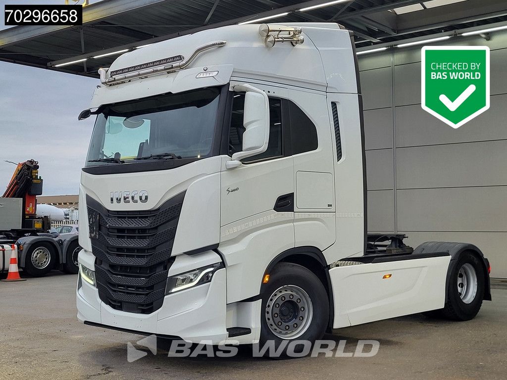 Iveco S-Way 460 4X2 90% Tyres! ACC Navi Euro 6