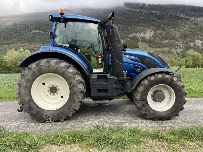 Valtra T214