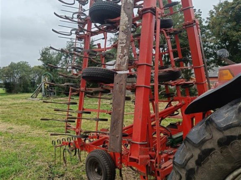 Fraugde Såbedsharve ca. 7,2 meter, med efterharve og planere planke