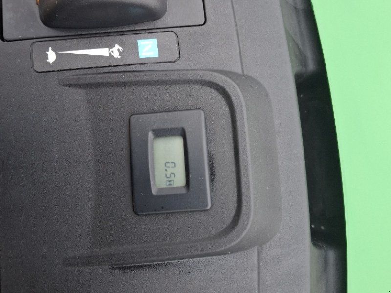 John Deere X107