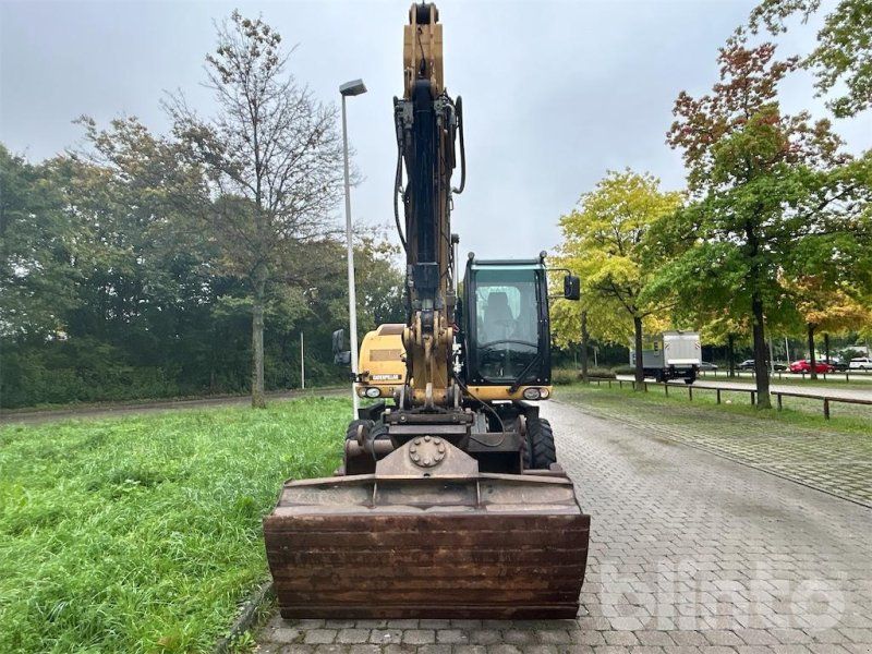 Cat M 318 D